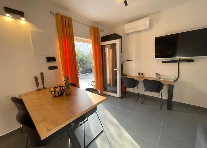 Valkane Apartament *