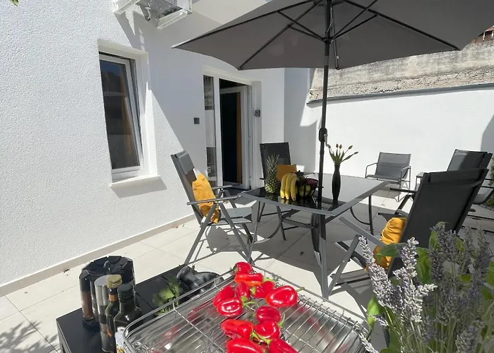 Apartment Valkane *